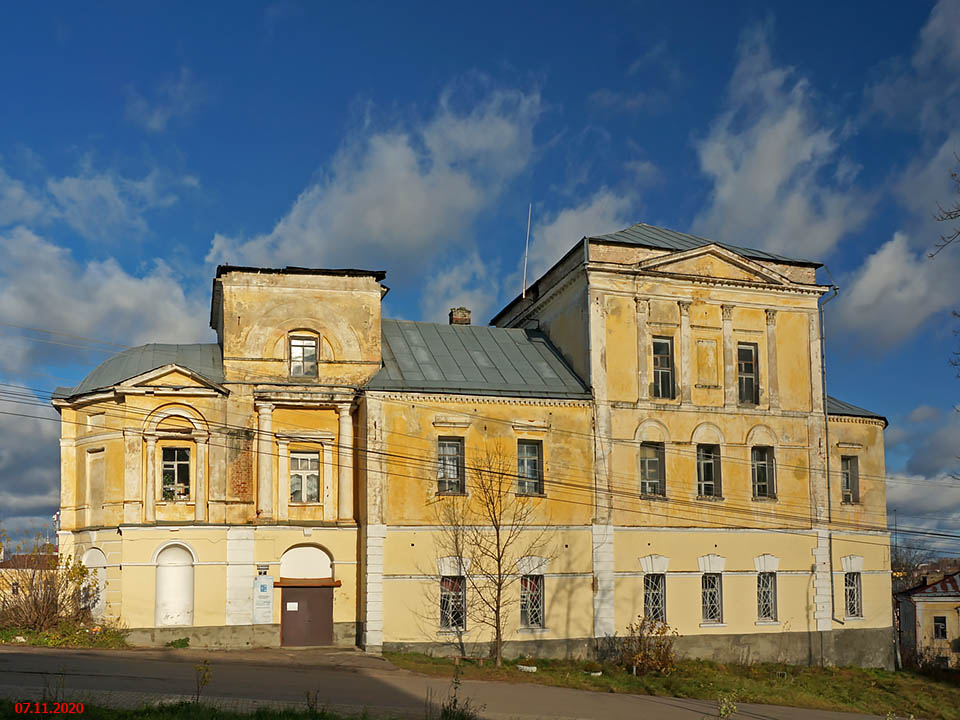 Торжок. Церковь Успения Пресвятой Богородицы. фасады