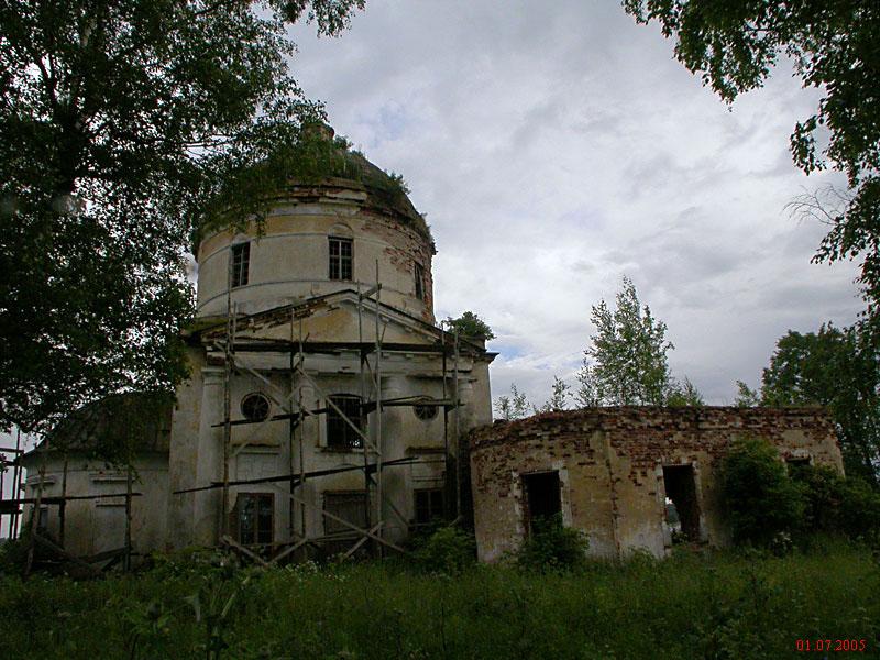 Тубосс. Церковь Николая Чудотворца. фасады