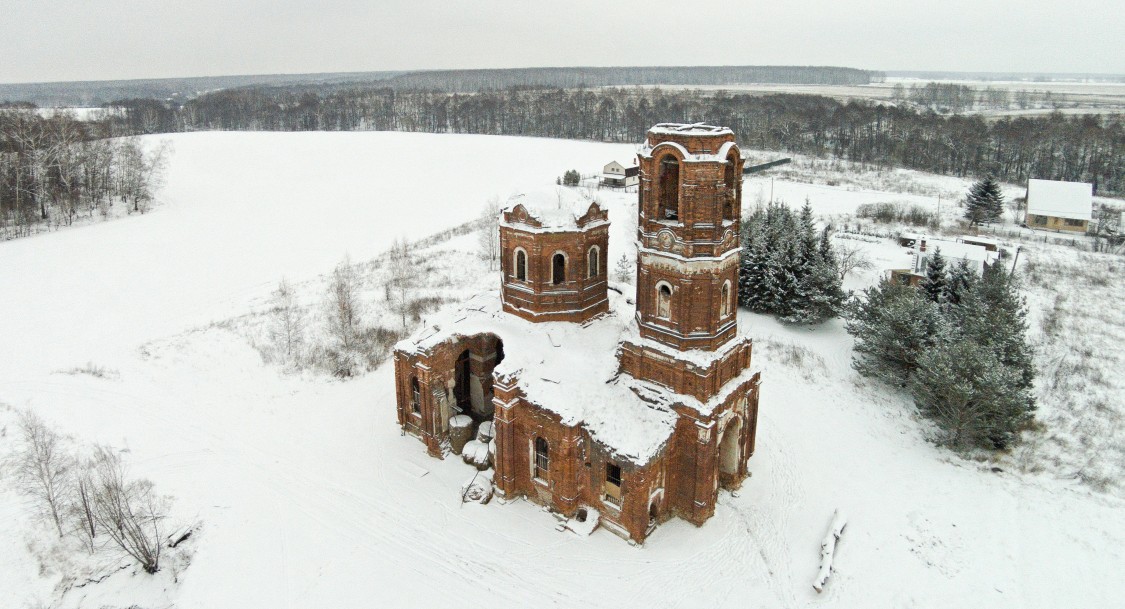 Церковь Рождества Пресвятой Богородицы (каменная), Верховлянь (Ступинский городской округ, Московская область). общий вид в ландшафте