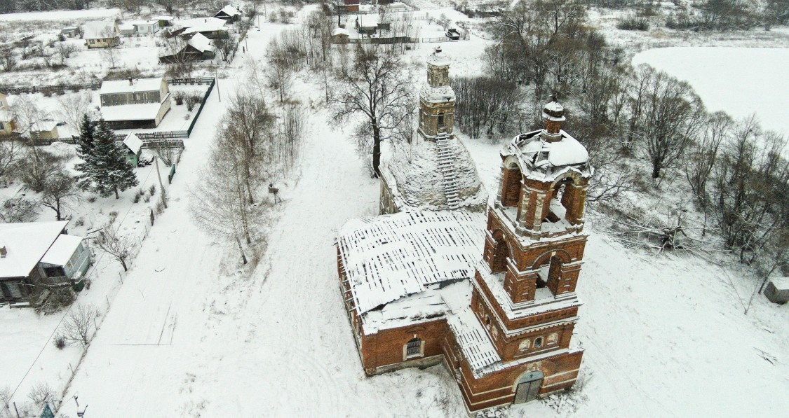Церковь Покрова Пресвятой Богородицы, Авдулово (Ступинский городской округ, Московская область). общий вид в ландшафте