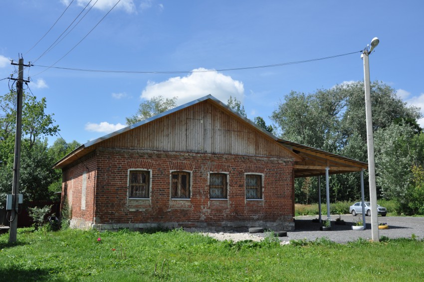 Церковь Рождества Христова в Борзецове (старая), Малино (Ступинский городской округ, Московская область). дополнительная информация, Дом причта.