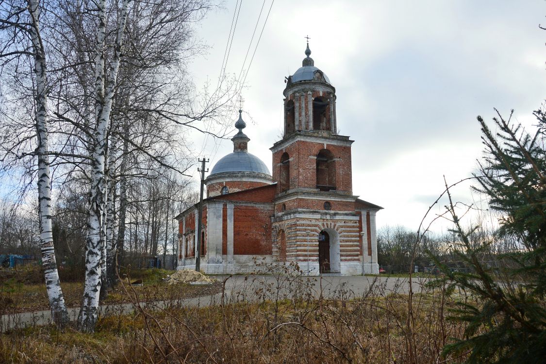 Церковь Покрова Пресвятой Богородицы, Хонятино (Ступинский городской округ, Московская область). общий вид в ландшафте