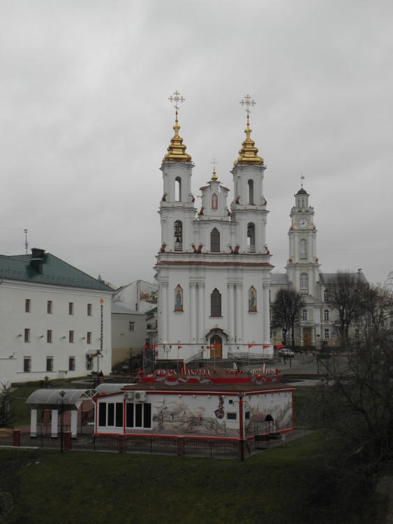 Витебск. Церковь Воскресения Христова (новая). общий вид в ландшафте