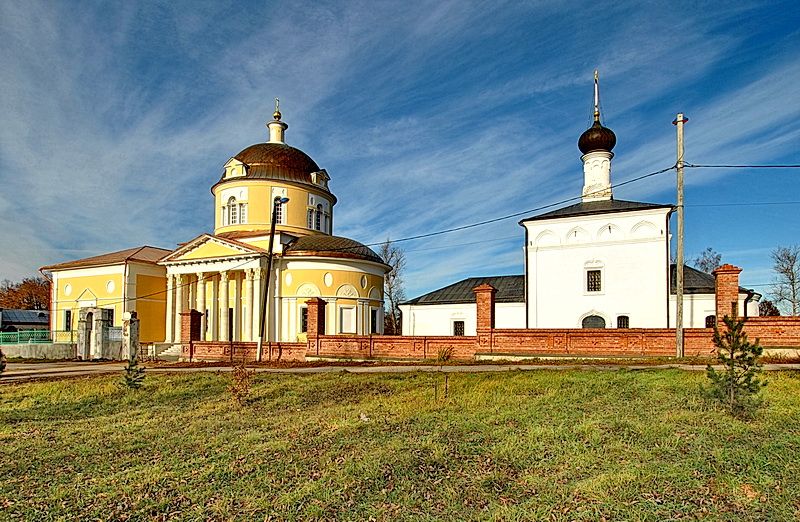 Кафедральный собор Успения Пресвятой Богородицы (новый), Алексин (Алексинский район и пос. Новогуровский, Тульская область). общий вид в ландшафте