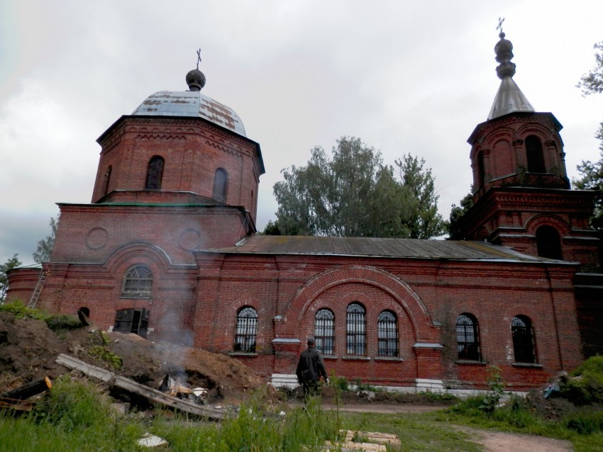 Березино. Церковь Димитрия Солунского. фасады