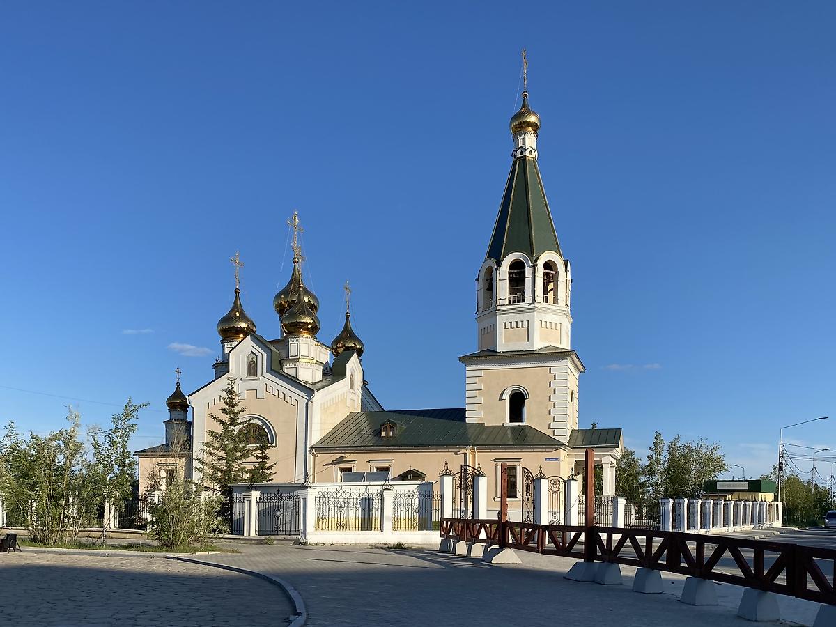 Вид с северо-запада, фасады. Кафедральный собор Преображения Господня, Якутск (Якутск, город, Республика Саха (Якутия))
