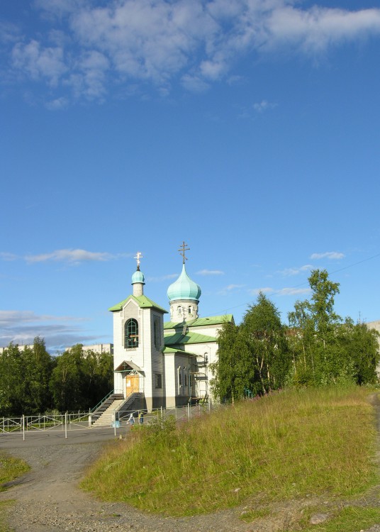 Церковь Успения Пресвятой Богородицы, Ковдор (Ковдорский район, Мурманская область). общий вид в ландшафте