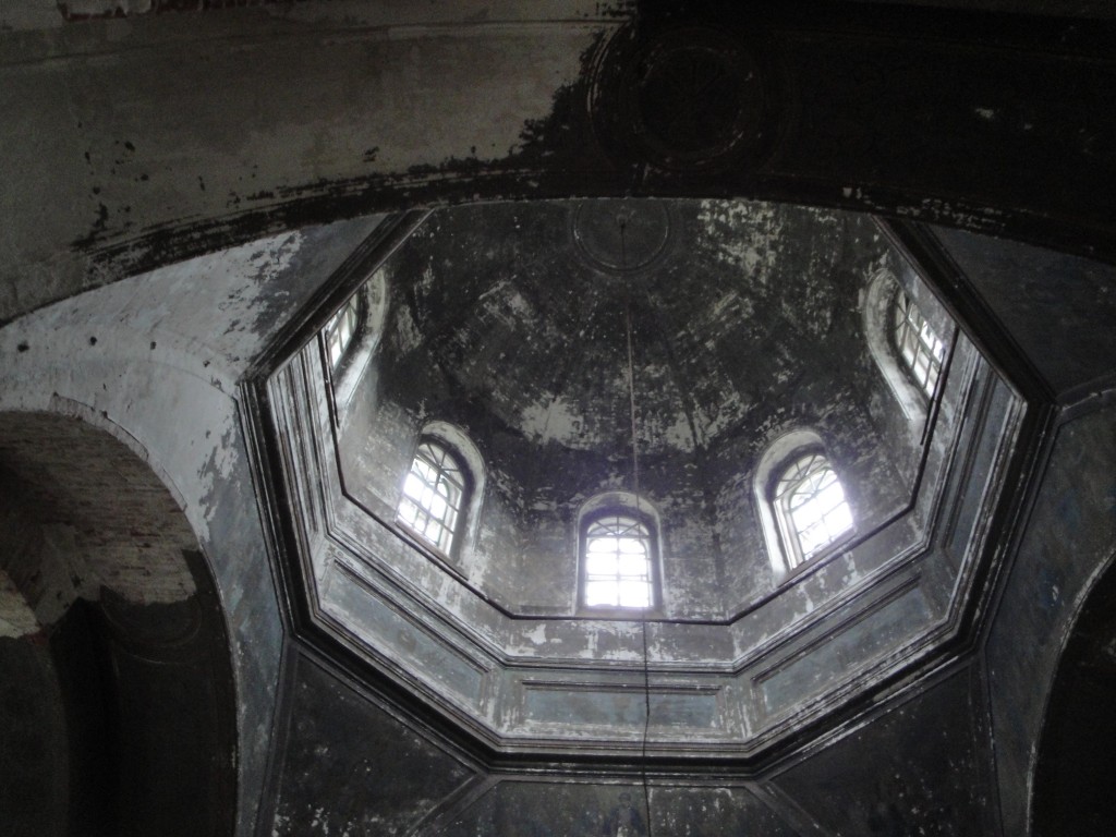 Церковь Димитрия Солунского, Зачачье (Холмогорский район, Архангельская область). интерьер и убранство, Световые окна в храме