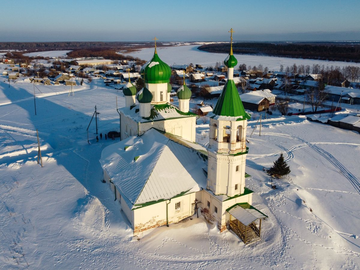 Церковь Димитрия Солунского, Ломоносово (Холмогорский район, Архангельская область). общий вид в ландшафте