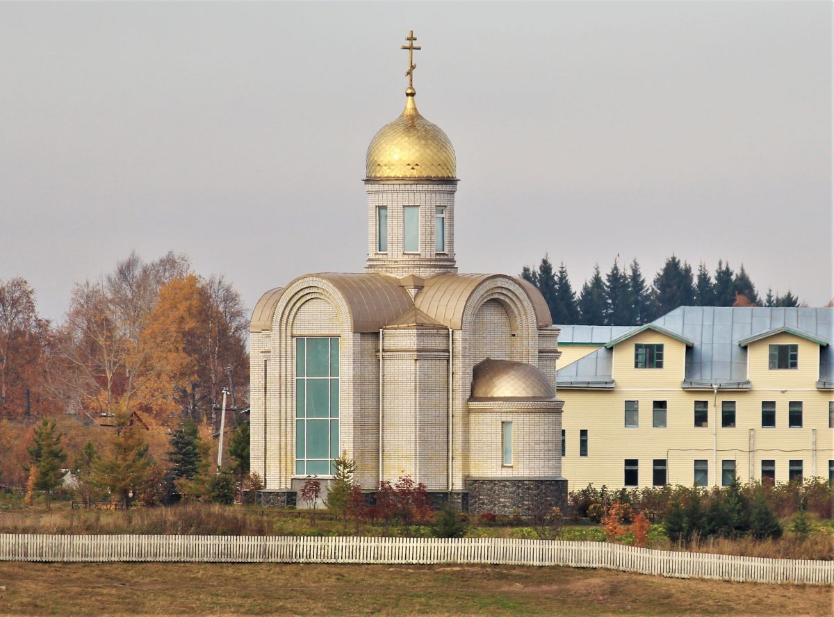 Ершовка. Иоанно-Богословский монастырь. Церковь Иоанна Богослова. фасады, Вид из Лявли