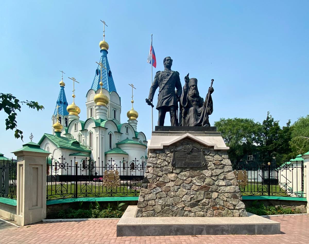 Памятник Муравьёву-Амурскому и свт. Иннокентию, дополнительная информация. Кафедральный собор Благовещения Пресвятой Богородицы (новый), Благовещенск (Благовещенск, город, Амурская область)