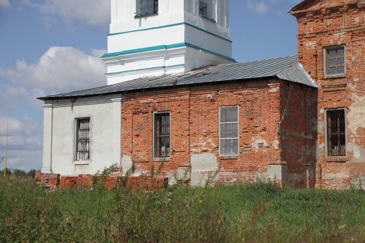 Церковь Рождества Христова, Вялицы (Перемышльский район, Калужская область). архитектурные детали