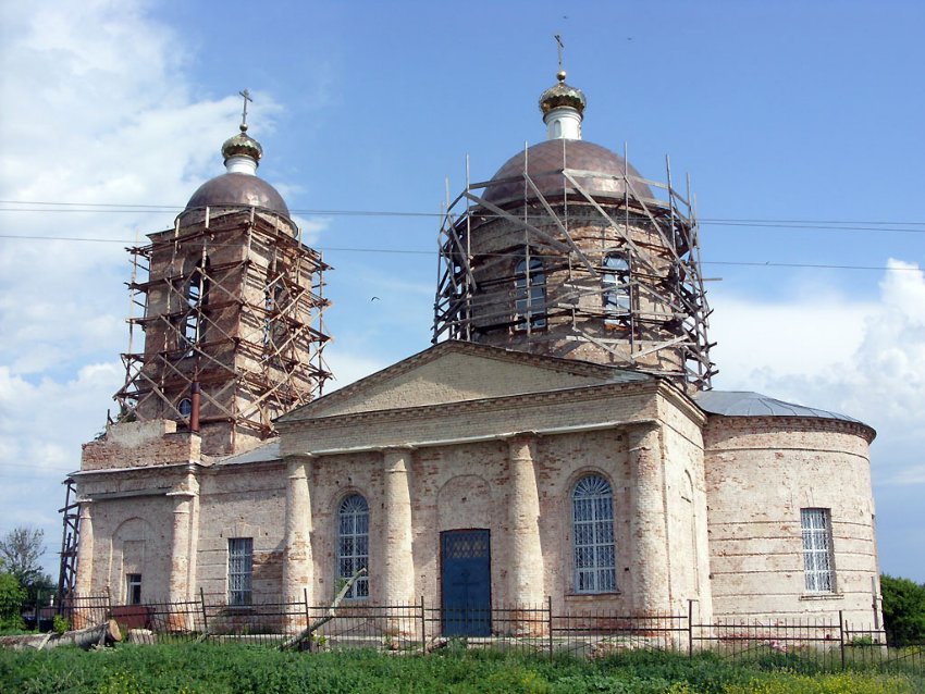 Церковь Троицы Живоначальной, Шахово (Кромской район, Орловская область). дополнительная информация, Южный фасад церкви Троицы Живоначальной.