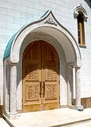 Церковь Екатерины при посольстве России, Одна из дубовых резных дверей<br>, Рим, Италия, Прочие страны