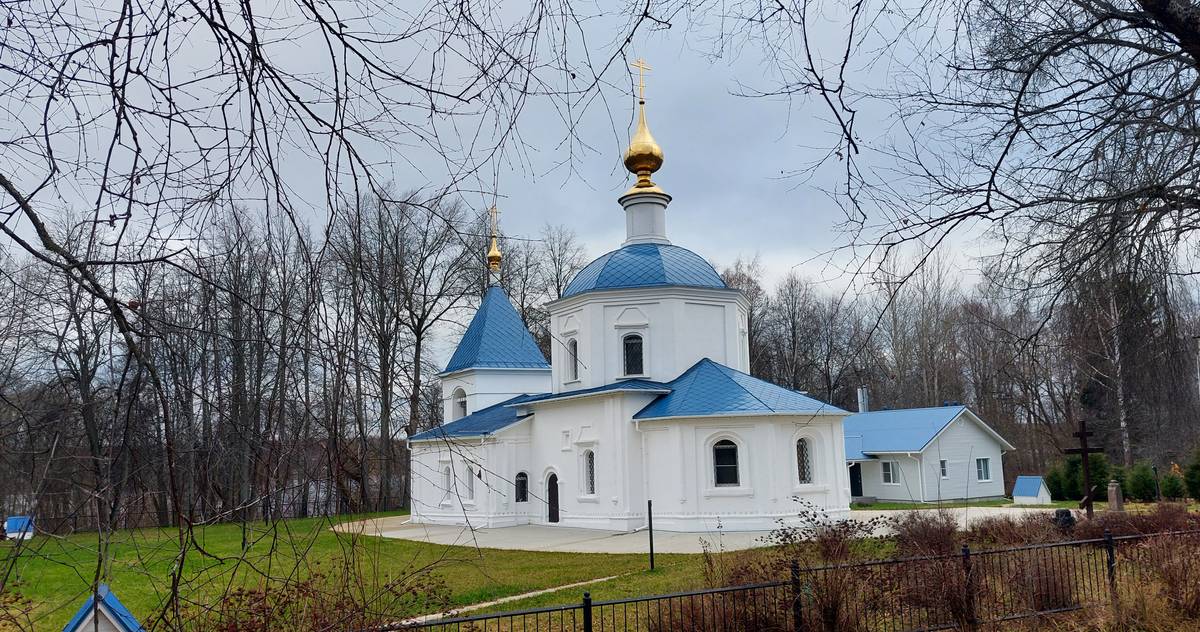 Церковь Казанской иконы Божией Матери, Малышково (Кимрский район и г. Кимры, Тверская область). общий вид в ландшафте