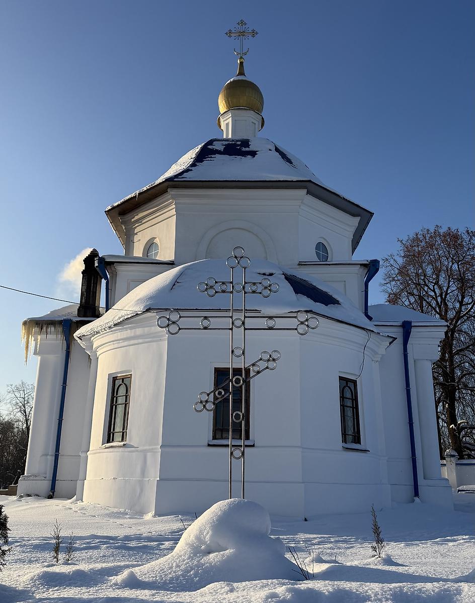 Вид с востока, фасады. Церковь Успения Пресвятой Богородицы, Успенское (Великолукский район и г. Великие Луки, Псковская область)