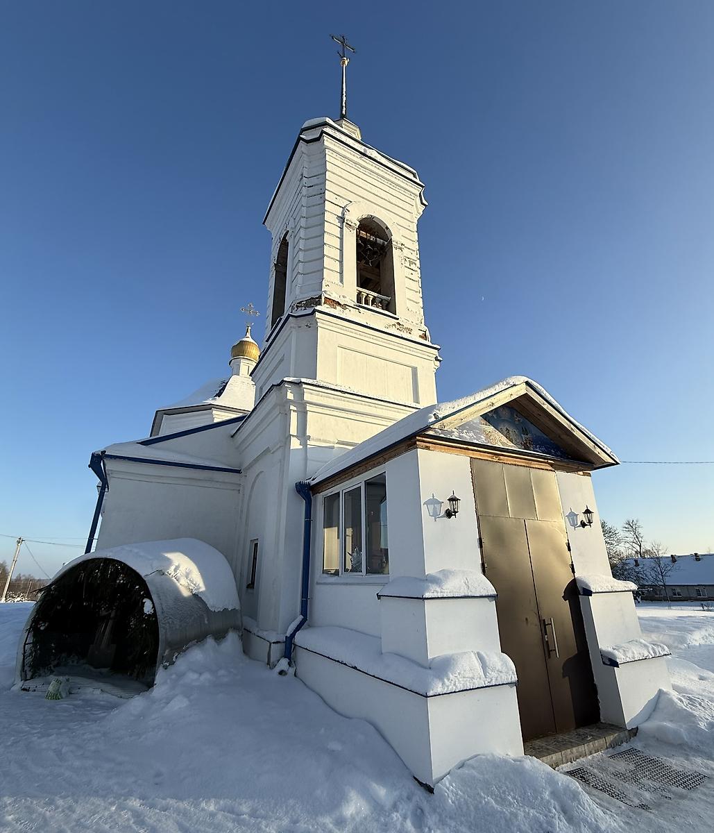Вид с северо-запада, фасады. Церковь Успения Пресвятой Богородицы, Успенское (Великолукский район и г. Великие Луки, Псковская область)