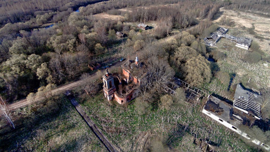 Паскино. Церковь Воскресения Словущего. общий вид в ландшафте