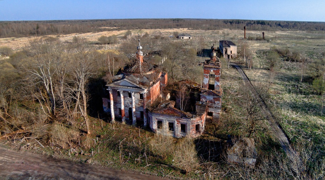 Церковь Воскресения Словущего, Паскино (Кимрский район и г. Кимры, Тверская область). общий вид в ландшафте