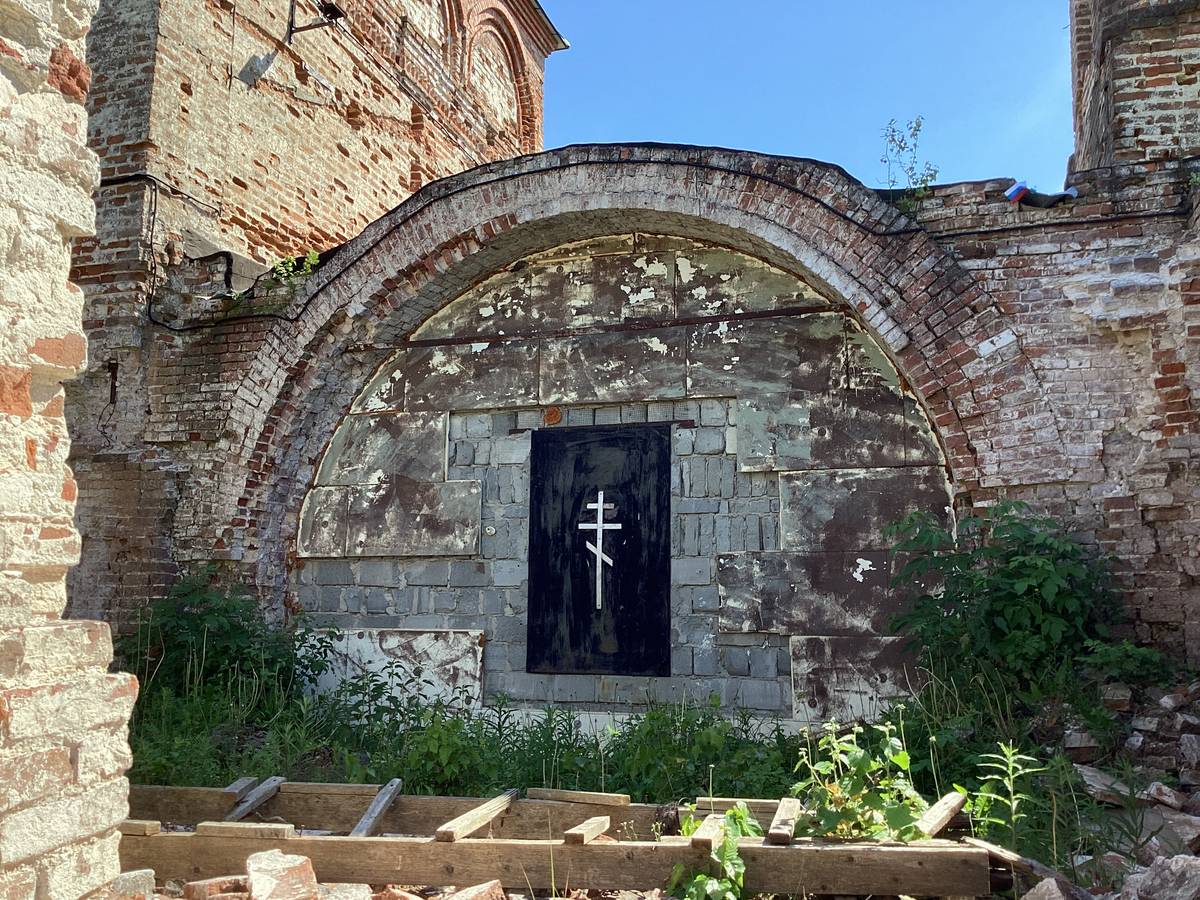 Северная стена трапезной, архитектурные детали. Церковь Михаила Архангела, Нехорошево, урочище (Серпуховский городской округ и гг. Протвино, Пущино, Московская область)