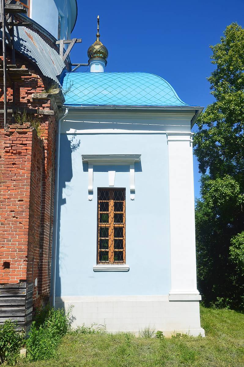 Апсида храма., архитектурные детали. Церковь Рождества Пресвятой Богородицы, Тульчино (Серпуховский городской округ и гг. Протвино, Пущино, Московская область)