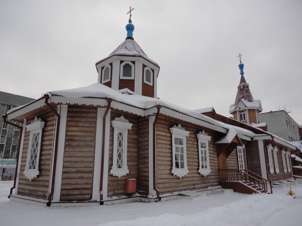 Новосибирск. Церковь Покрова Пресвятой Богородицы. фасады, Северо-восточная сторона. Вид с заднего двора