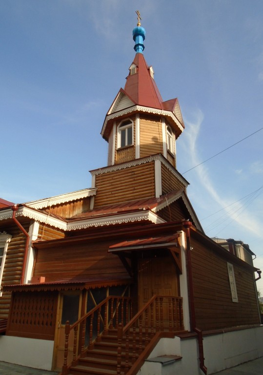 Новосибирск. Церковь Покрова Пресвятой Богородицы. архитектурные детали, Вход в храм. Северный фасад, правое крыло