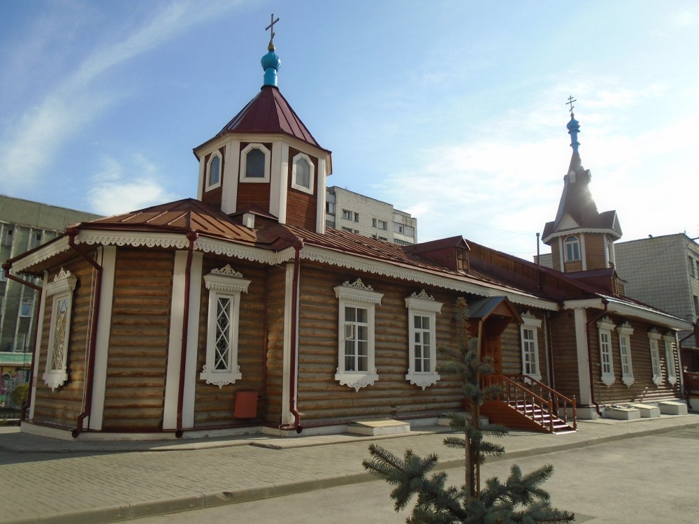 Новосибирск. Церковь Покрова Пресвятой Богородицы. фасады, Вид церкви со двора