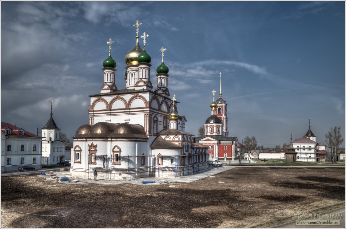 Варницы. Троице-Варницкий монастырь. Собор Сергия Радонежского. фасады