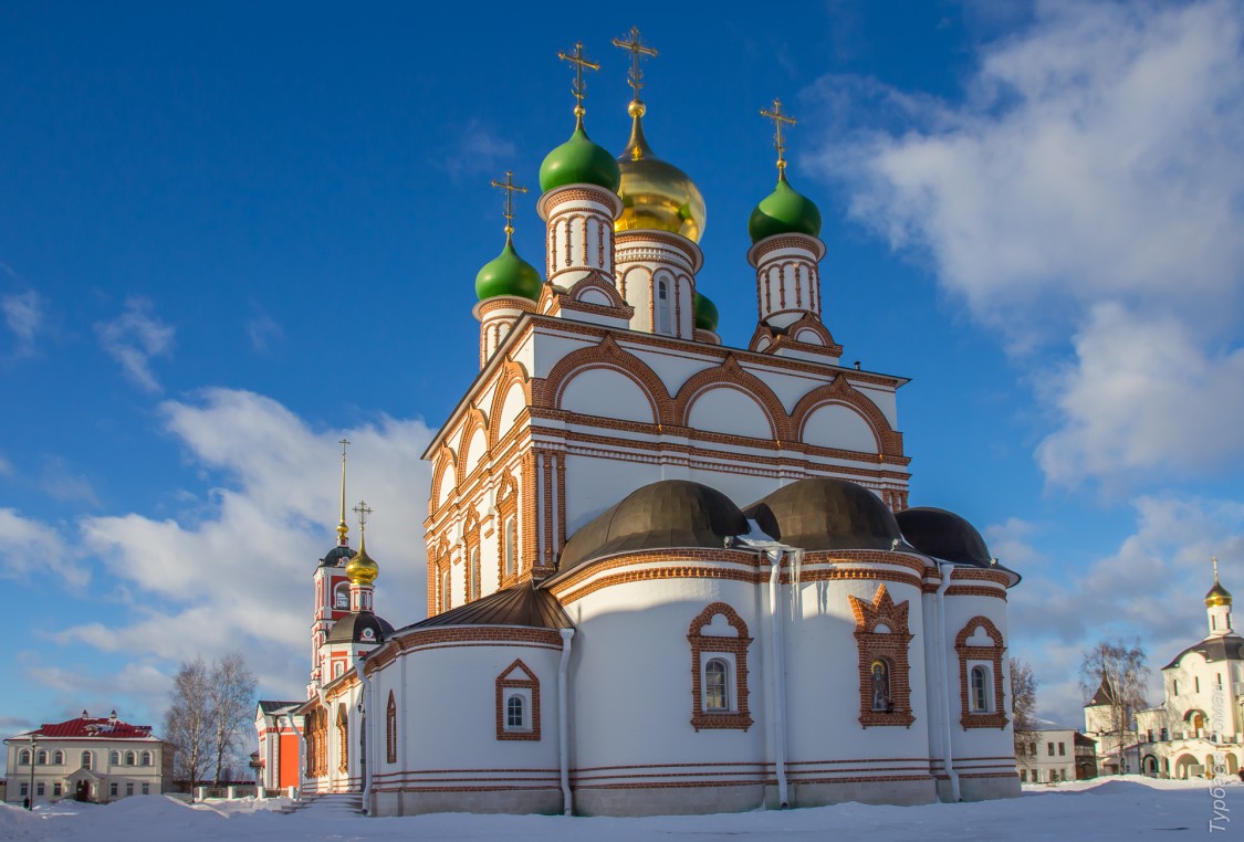 Варницы. Троице-Варницкий монастырь. Собор Сергия Радонежского. фасады