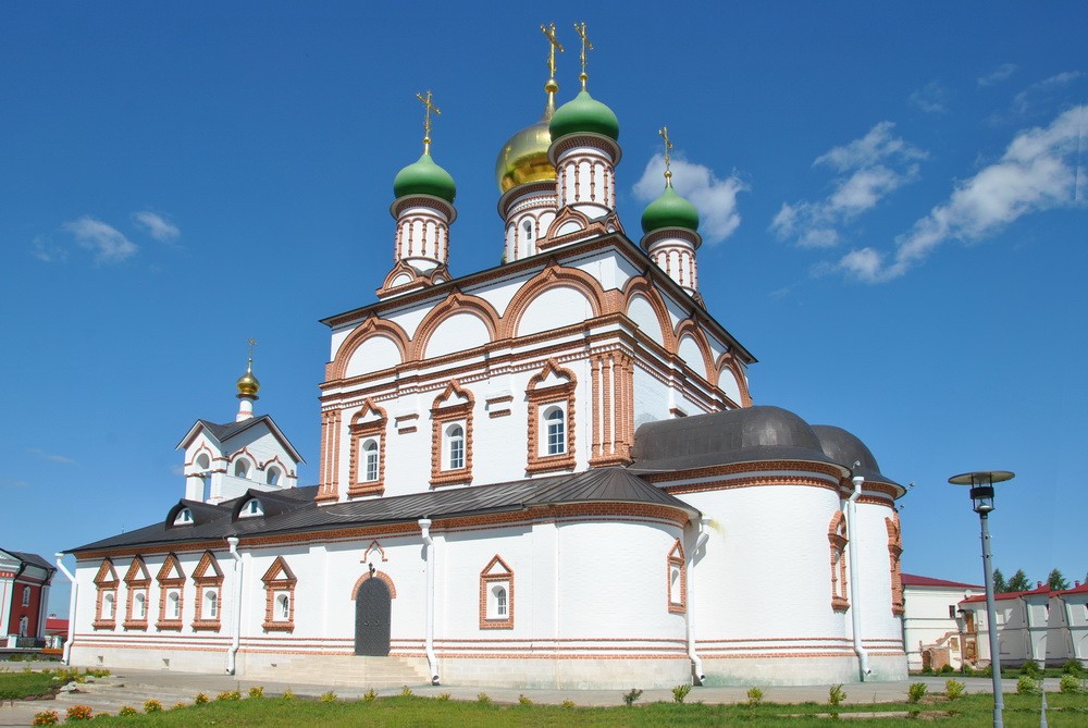 Варницы. Троице-Варницкий монастырь. Собор Сергия Радонежского. фасады