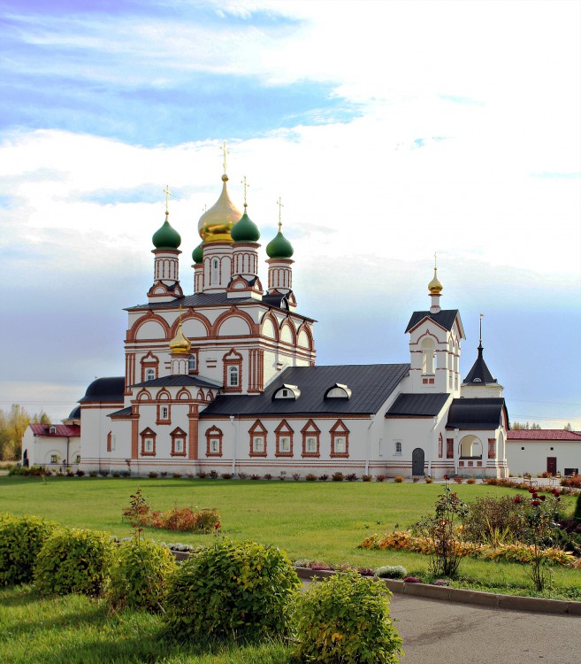 Варницы. Троице-Варницкий монастырь. Собор Сергия Радонежского. фасады