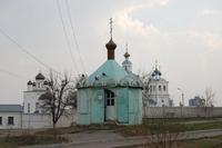 Успенский мужской монастырь. Неизвестная часовня, Временная часовня у входа на территорию монастыря<br>, Орёл, Орёл, город, Орловская область