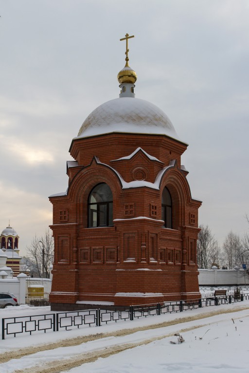 Орёл. Успенский мужской монастырь. Неизвестная часовня. фасады