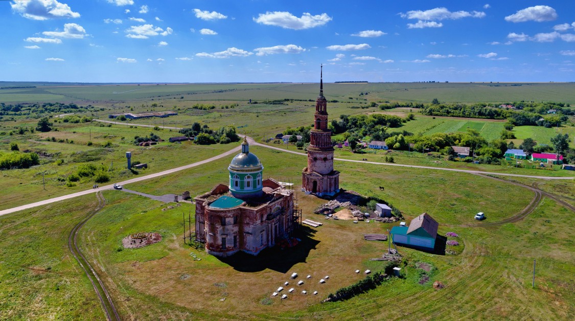 Церковь Троицы Живоначальной, Новотроицкое (Долгоруковский район, Липецкая область). общий вид в ландшафте