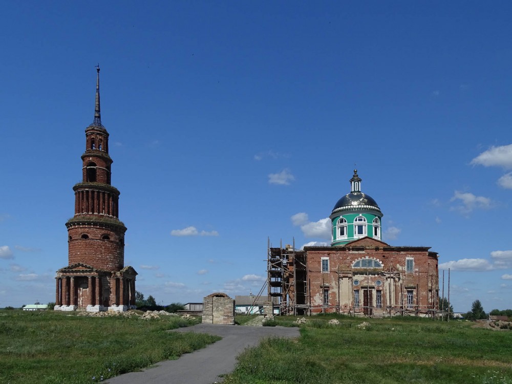 Новотроицкое. Церковь Троицы Живоначальной. фасады