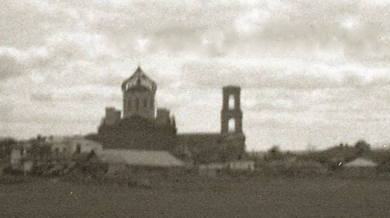Северный фасад. Фото 1942 г. с аукциона e-bay.de, архивная фотография. Церковь Троицы Живоначальной, Кантемировка (Кантемировский район, Воронежская область)