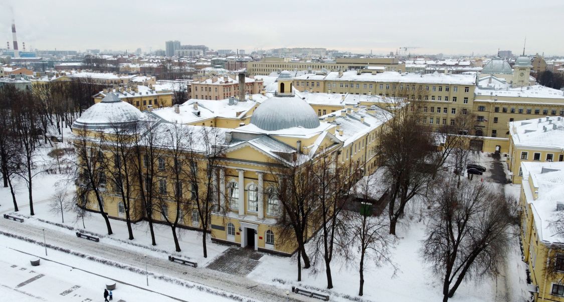 Домовая церковь Филиппа апостола (Алексия Человека Божия (?)) при бывшей Военно-автомобильной школе, Адмиралтейский район (Санкт-Петербург, г. Санкт-Петербург). общий вид в ландшафте
