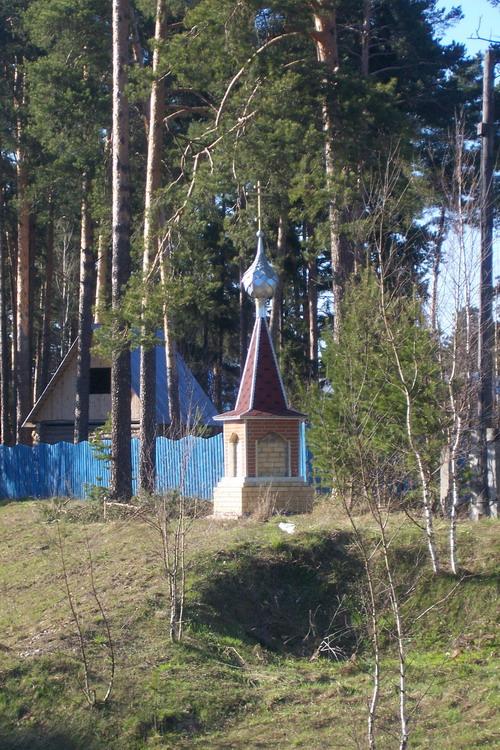 Неизвестная часовня, Долматовский (Заволжский район, Ивановская область). общий вид в ландшафте
