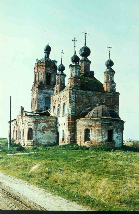 Церковь Николая Чудотворца, Николо-Неверьево (Кимрский район и г. Кимры, Тверская область). фасады, 1994