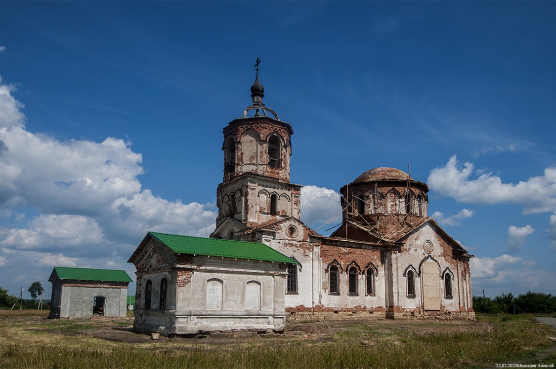 Церковь Николая Чудотворца, Николаевка (Щучанский район, Курганская область). фасады, началось восстановление