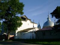 Церковь Воскресения Христова, Вид с юго-востока (с набережной Кубены). На заднем плане - купола Никольской церкви.<br>, Устье, Усть-Кубинский район, Вологодская область