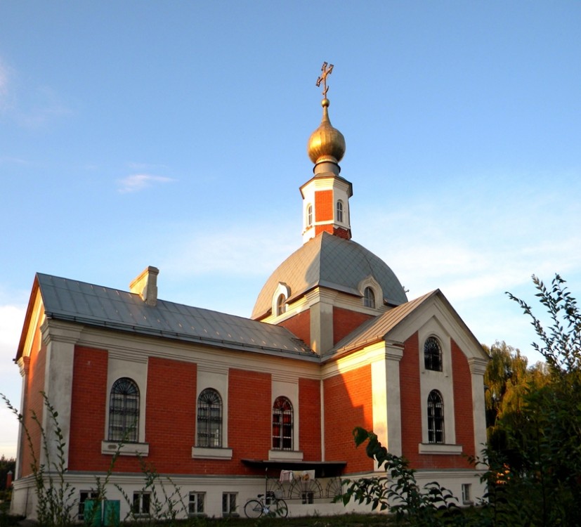 Церковь Троицы Живоначальной, Латная (Семилукский район, Воронежская область). фасады