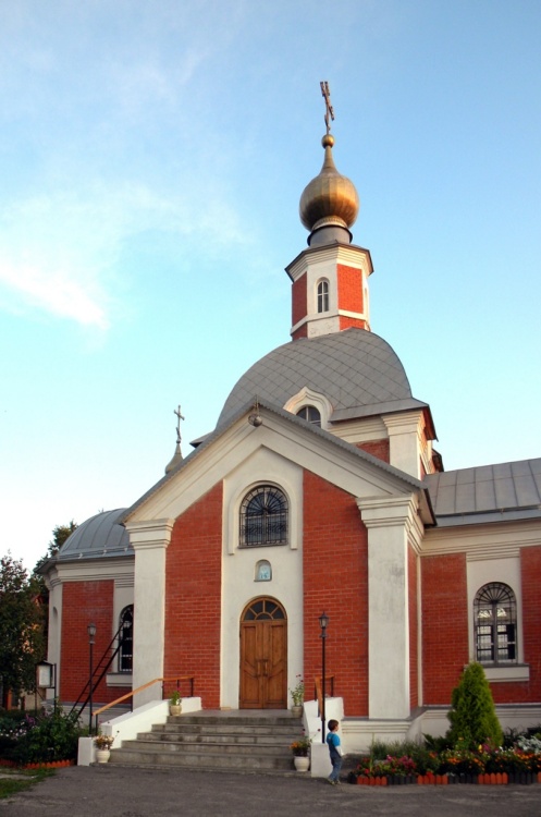 Церковь Троицы Живоначальной, Латная (Семилукский район, Воронежская область). фасады
