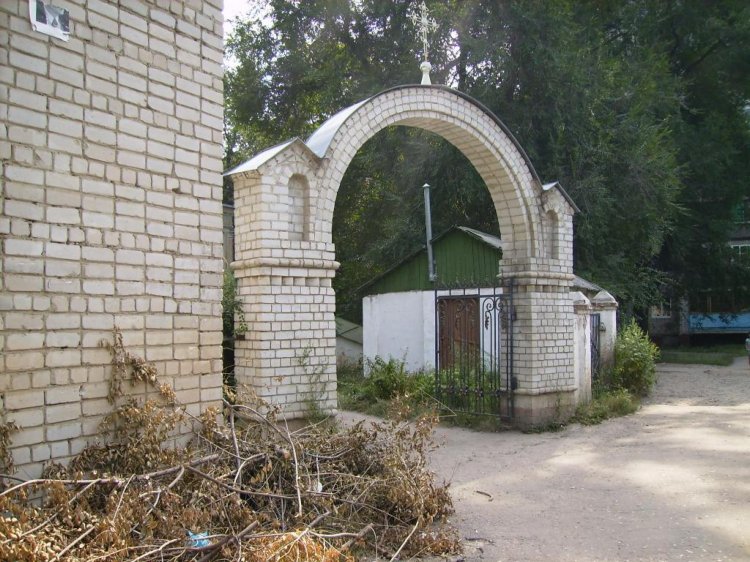 Церковь Кирилла и Мефодия, Воронеж (Воронеж, город, Воронежская область). дополнительная информация, Вход  на  территорию  храма