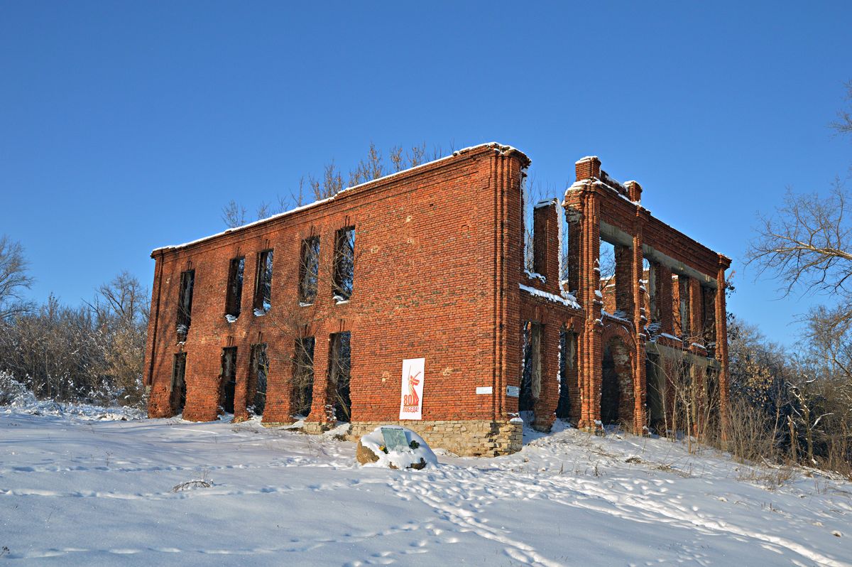 Руины церковно-приходской школы, дополнительная информация. Церковь Вознесения Господня, Избище (Семилукский район, Воронежская область)