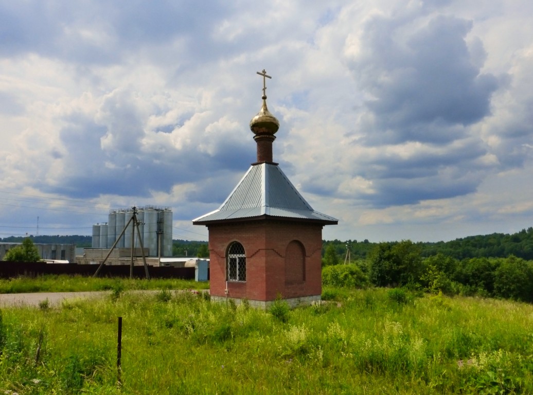 Часовня Рождества Пресвятой Богородицы, Новое (Переславский район и г. Переславль-Залесский, Ярославская область). общий вид в ландшафте