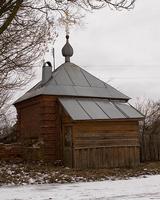 Неизвестная часовня, Часовня. Вид с дороги Лудони-Боровичи<br>, Хредино, Струго-Красненский район, Псковская область