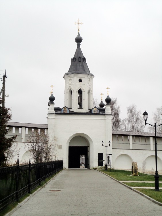 Старицкий Успенский мужской монастырь. Неизвестная надвратная часовня, Старица (Старицкий район, Тверская область). фасады