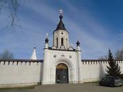 Старица. Старицкий Успенский мужской монастырь. Неизвестная надвратная часовня